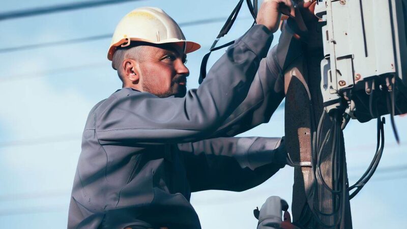 Curso de Transformadores Eléctricos y Motores Asíncronos en Edutin: Adquiere conocimientos especializados en el campo eléctrico e industrial